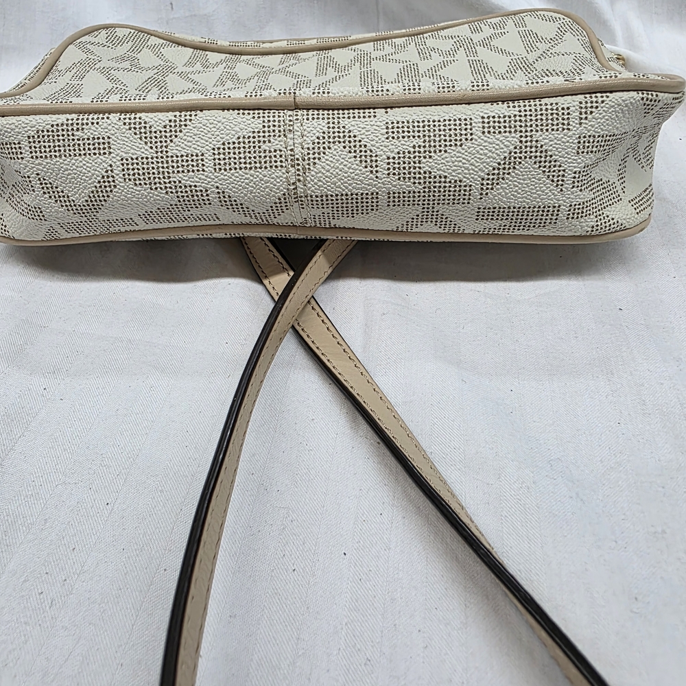 Michael Kors Cream Logo Crossbody Bag with Gold Hardware - Picture 5 of 9